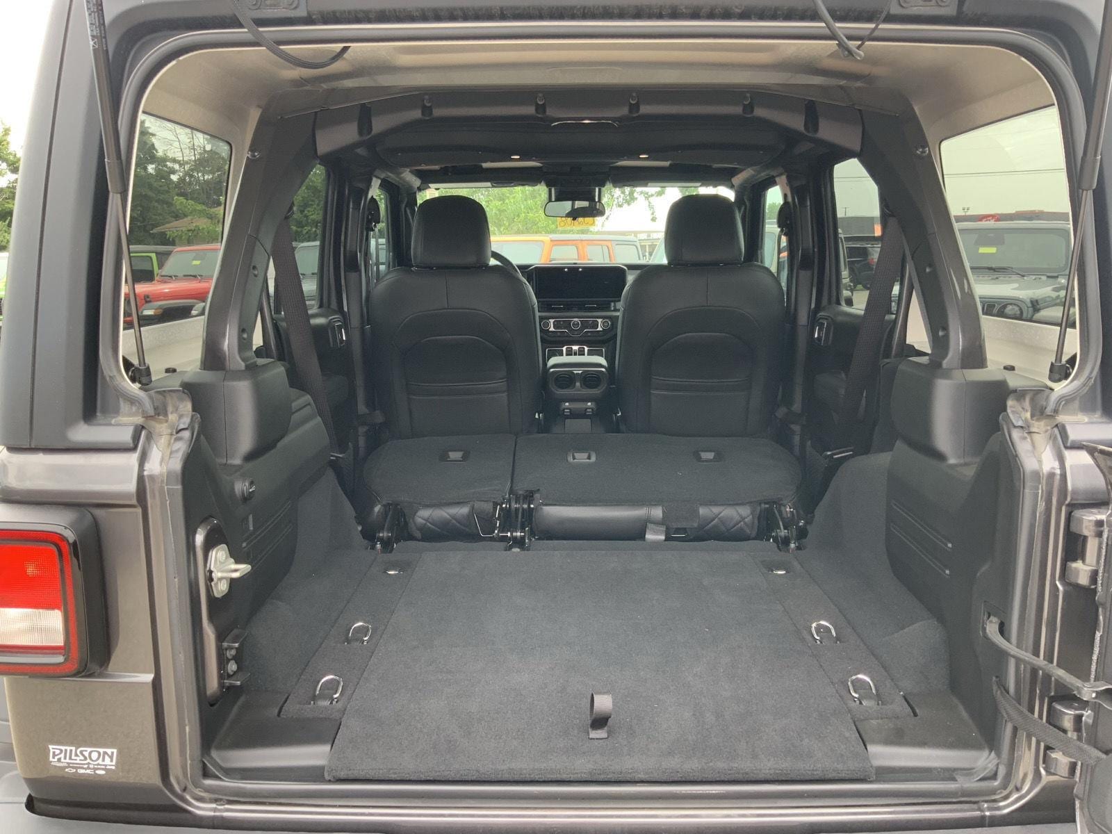 2024 Jeep Wrangler 4-Door Willys - Photo 11