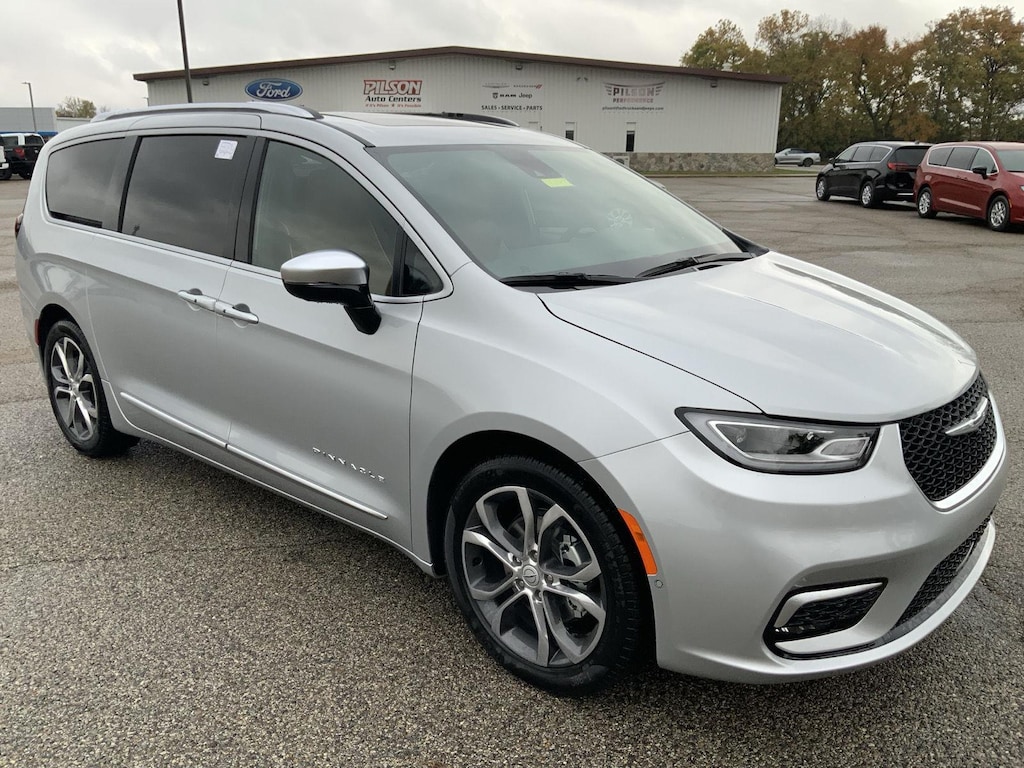 New 2026 Chrysler Pacifica Pinnacle Passenger Van