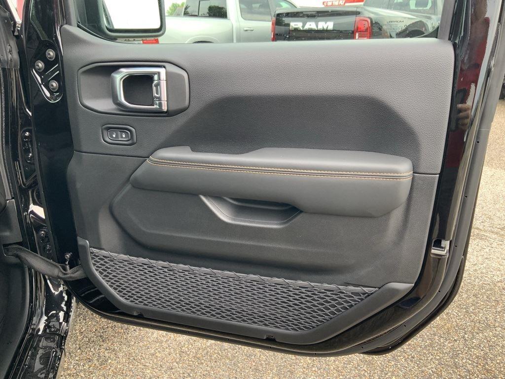 2025 Jeep Wrangler 4-Door Sahara - Photo 60