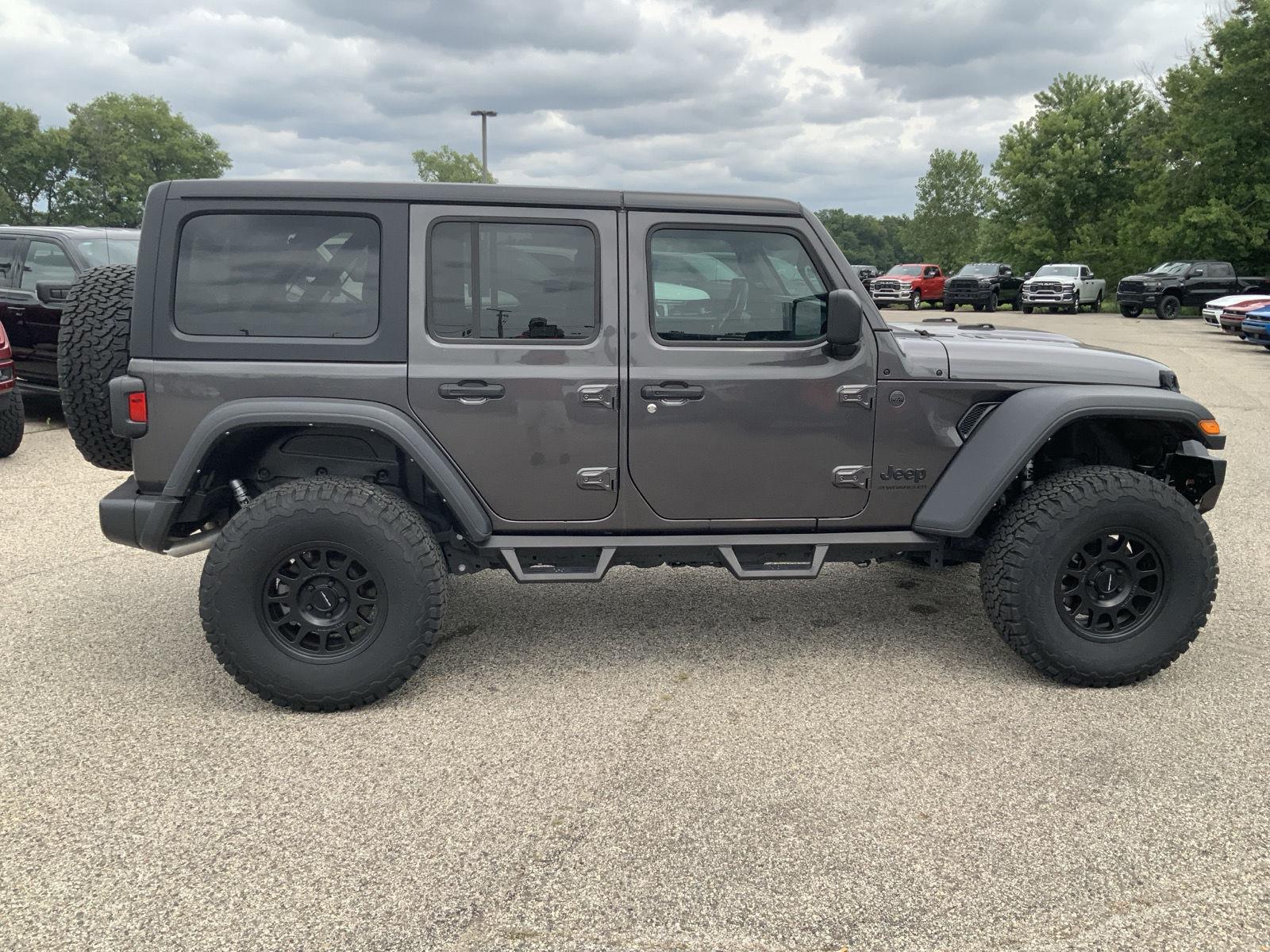 2024 Jeep Wrangler 4-Door Willys - Photo 14