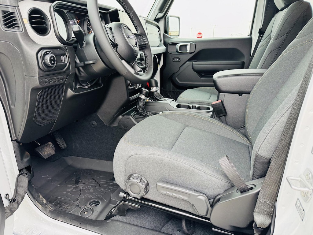 New 2026 Jeep Gladiator Sport S Pickup