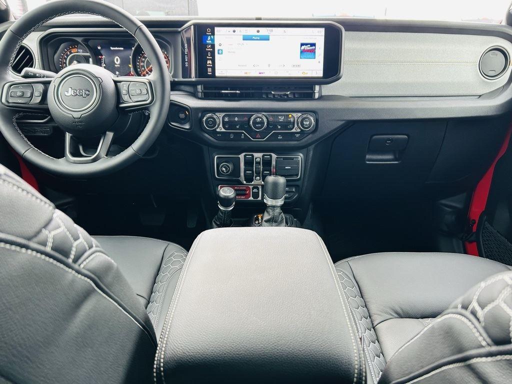 2025 Jeep Wrangler 4-Door Willys - Photo 25