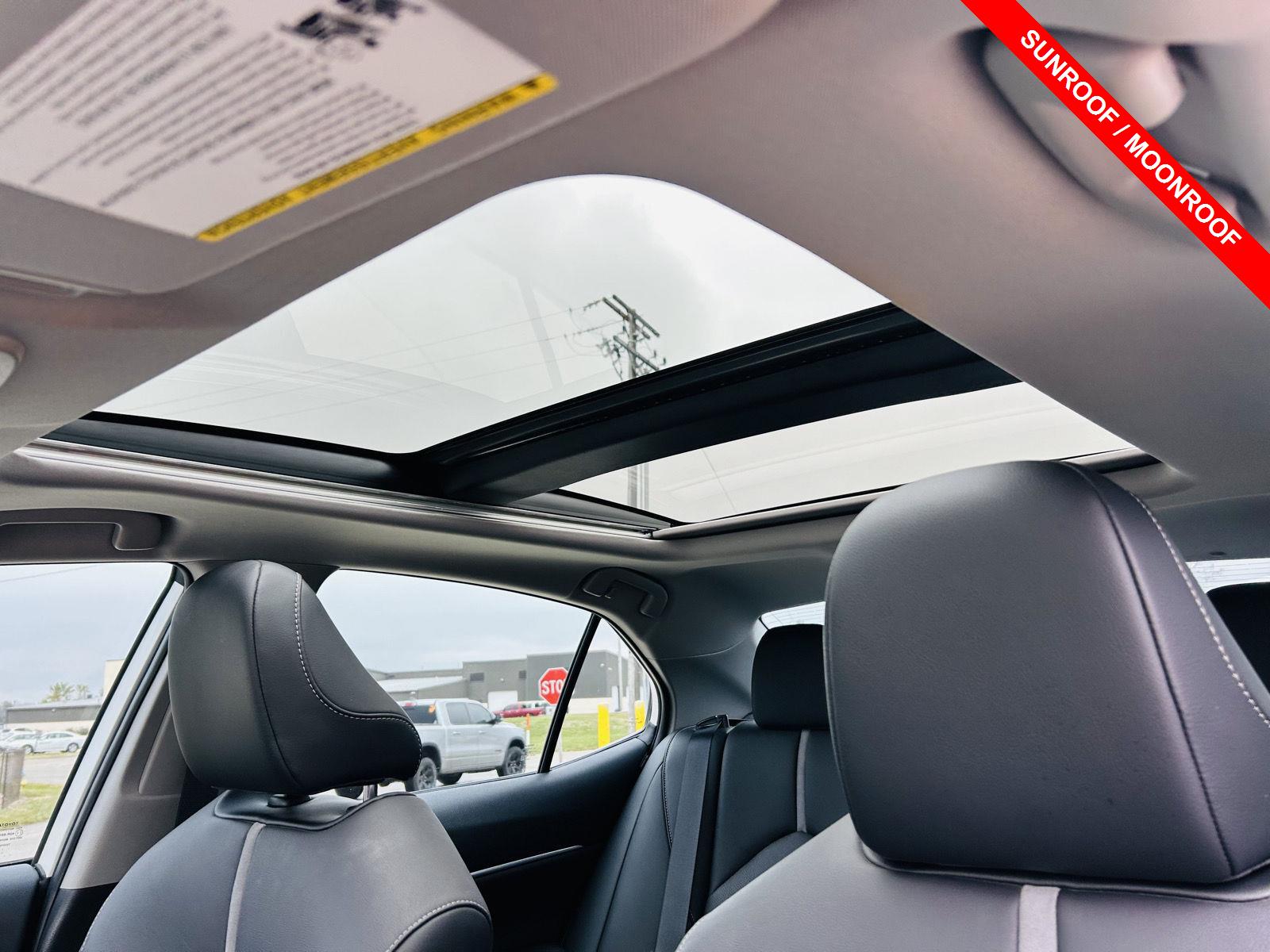 2021 Toyota Camry XSE photo 4