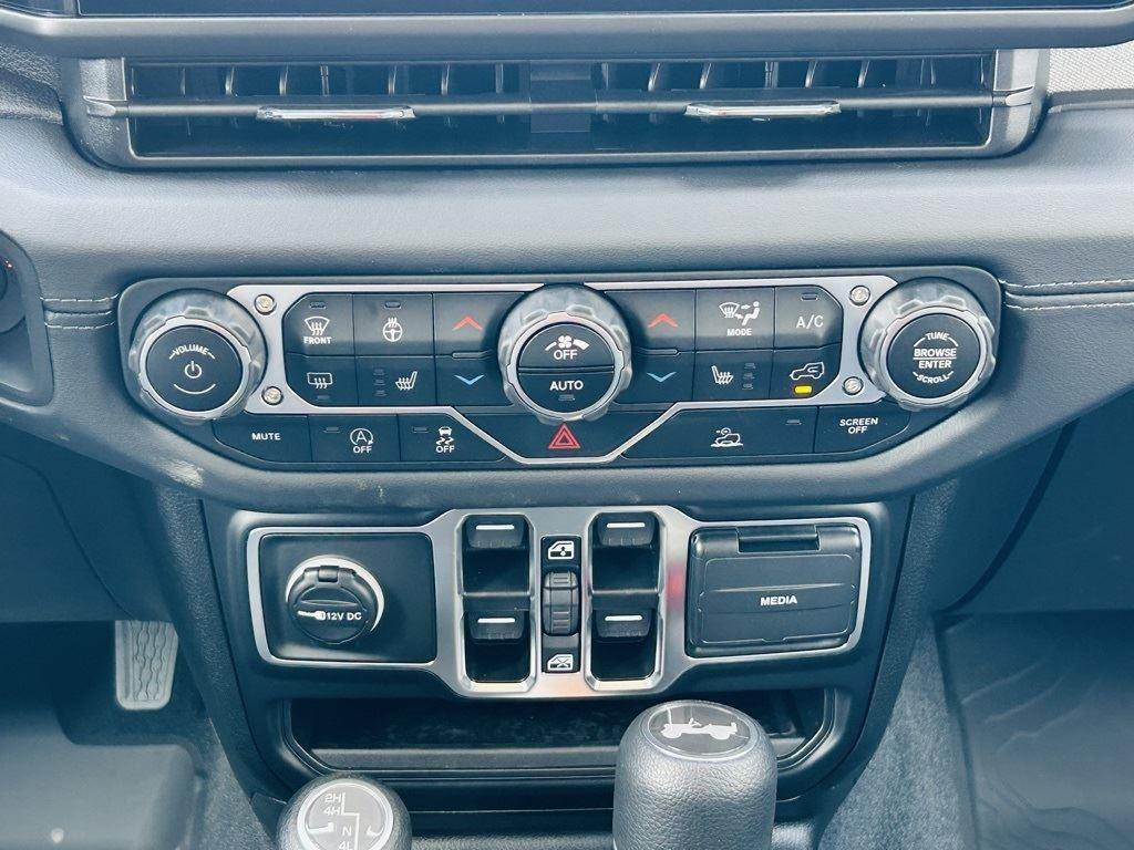 2025 Jeep Wrangler 4-Door Sahara - Photo 21