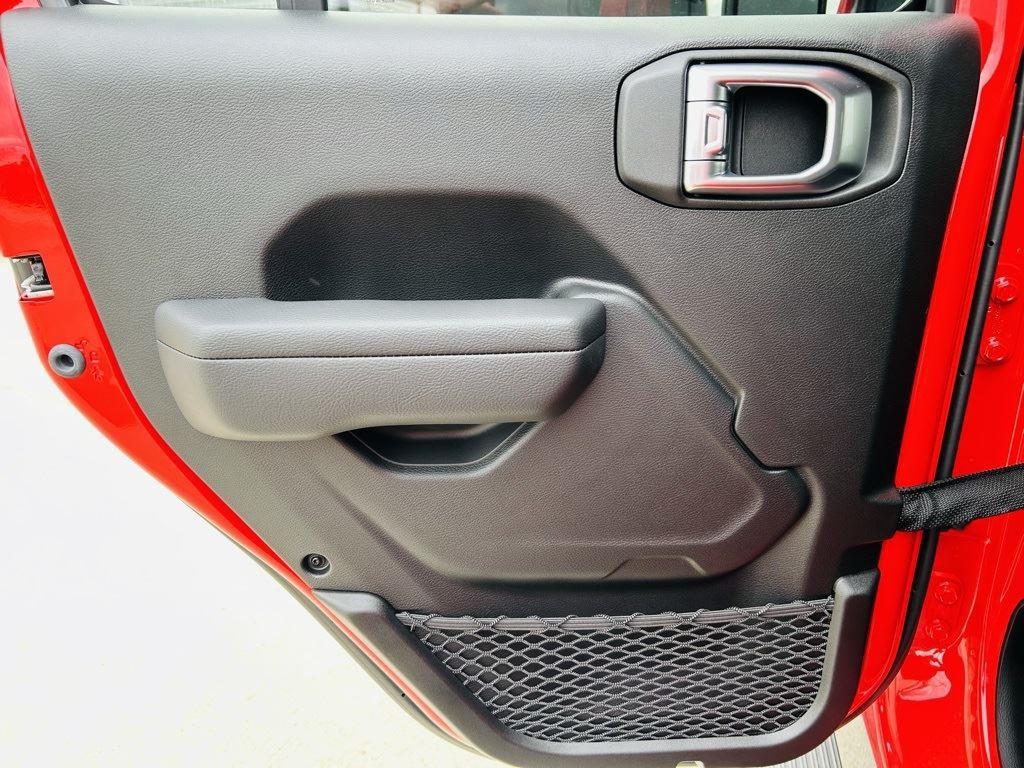 2025 Jeep Wrangler 4-Door Willys - Photo 26