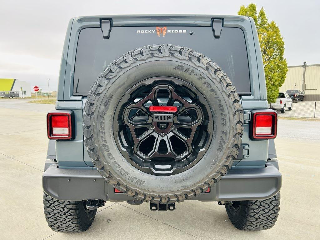 2025 Jeep Wrangler 4-Door Willys - Photo 38
