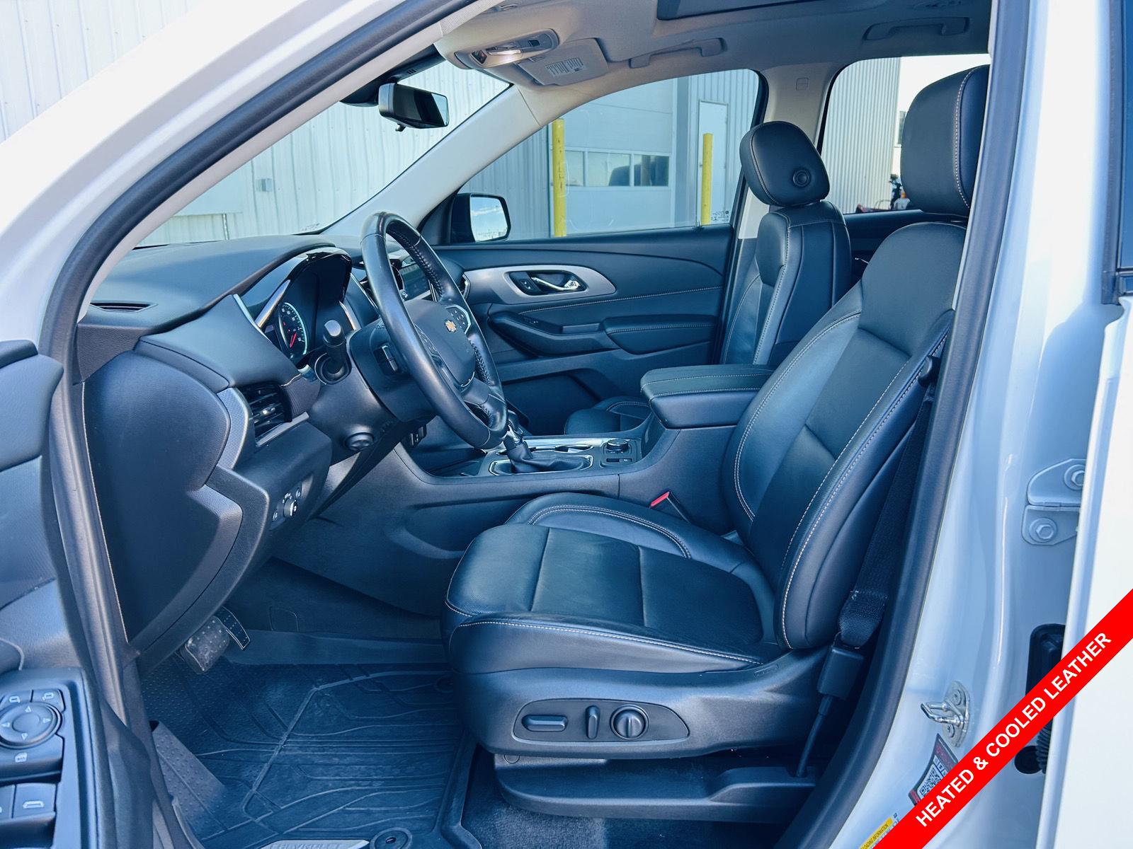 2021 Chevrolet Traverse Premier photo 3