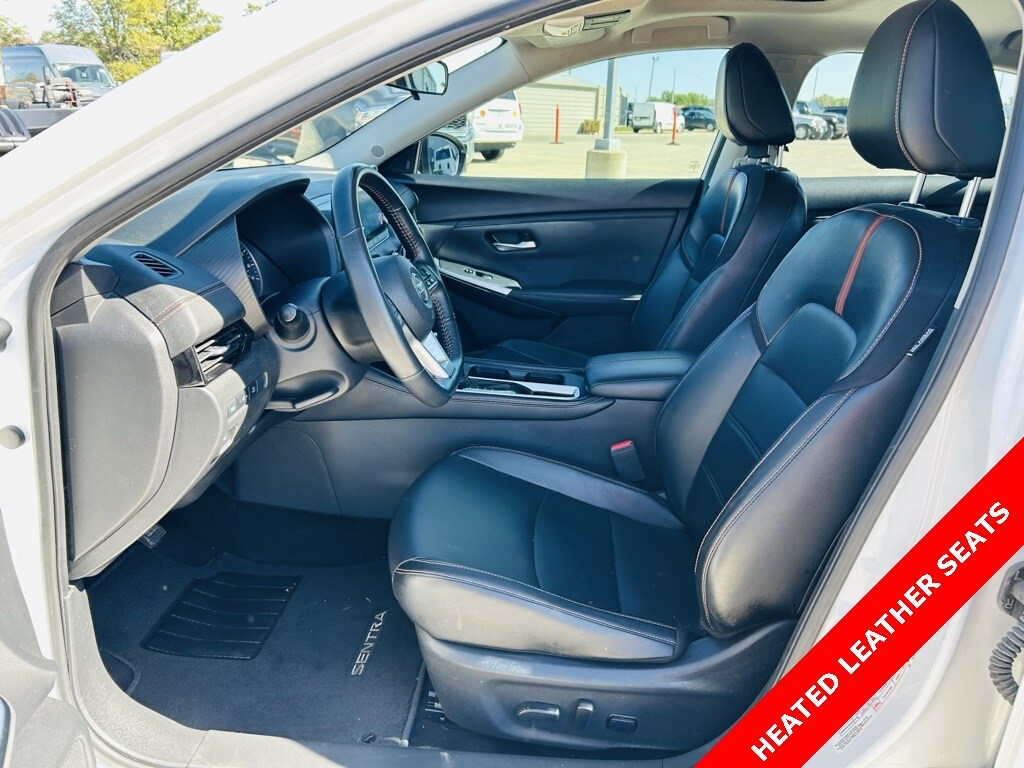 2023 Nissan Sentra SR photo 3