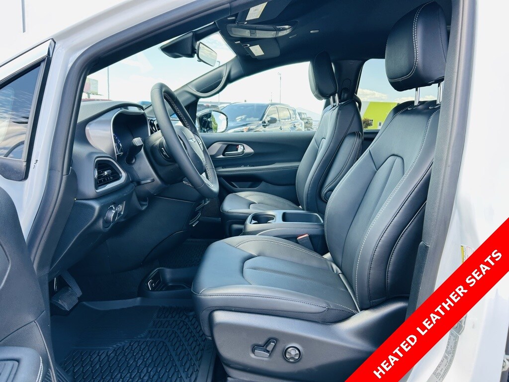2026 Chrysler Voyager LX photo 2