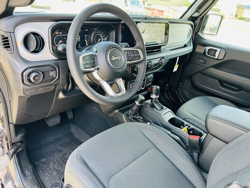 2025 Jeep Wrangler 4-Door Sahara - Photo 11