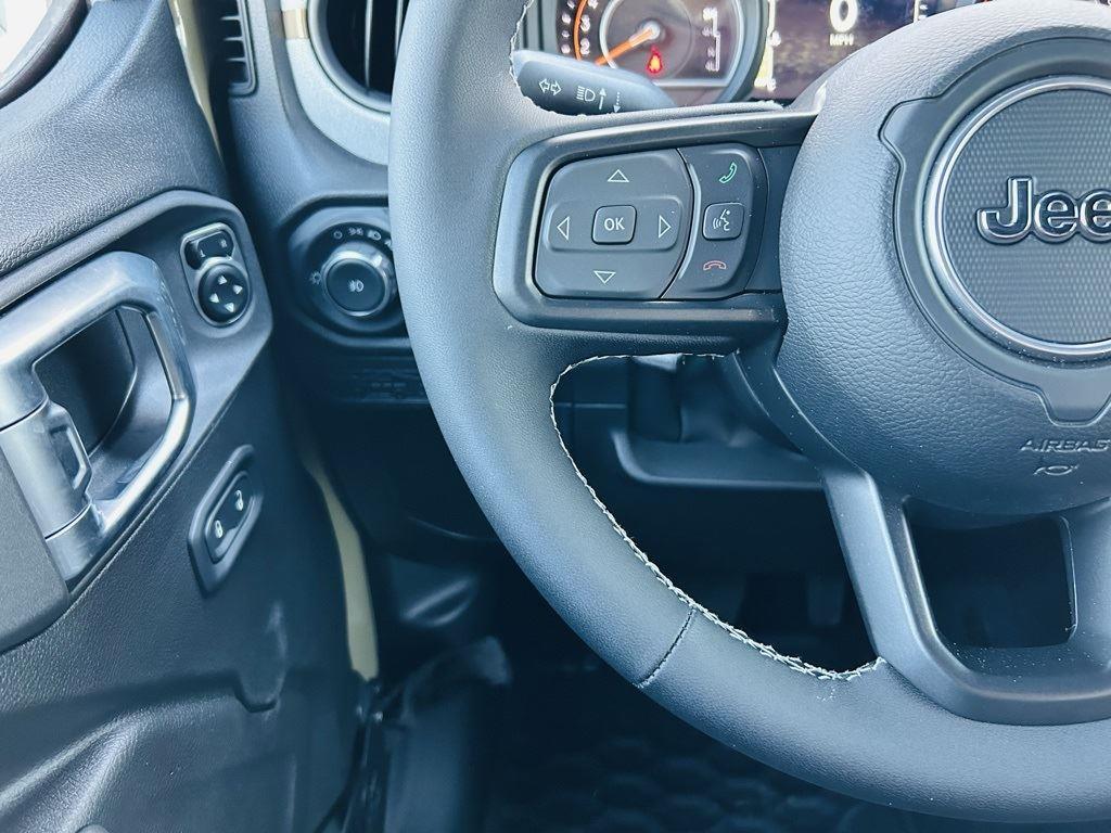 2025 Jeep Wrangler 4-Door Willys - Photo 26