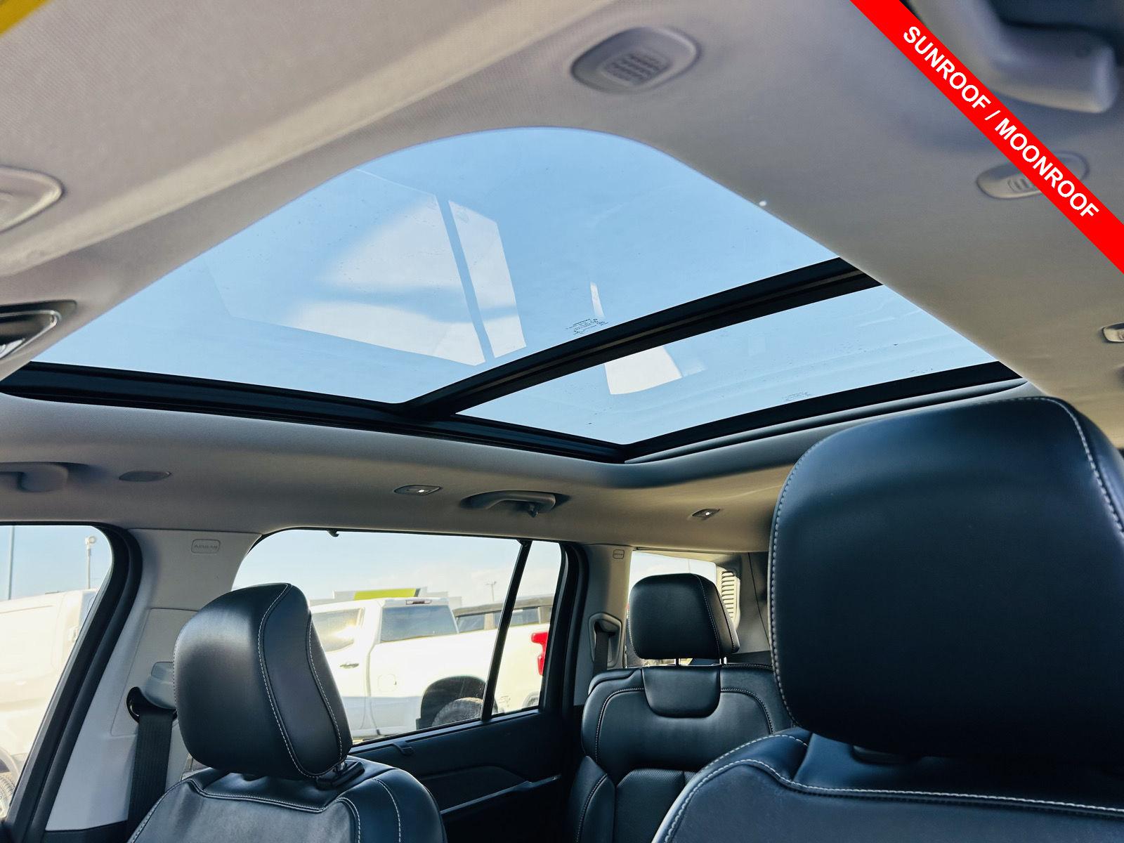 2022 Jeep Grand Cherokee Limited photo 3