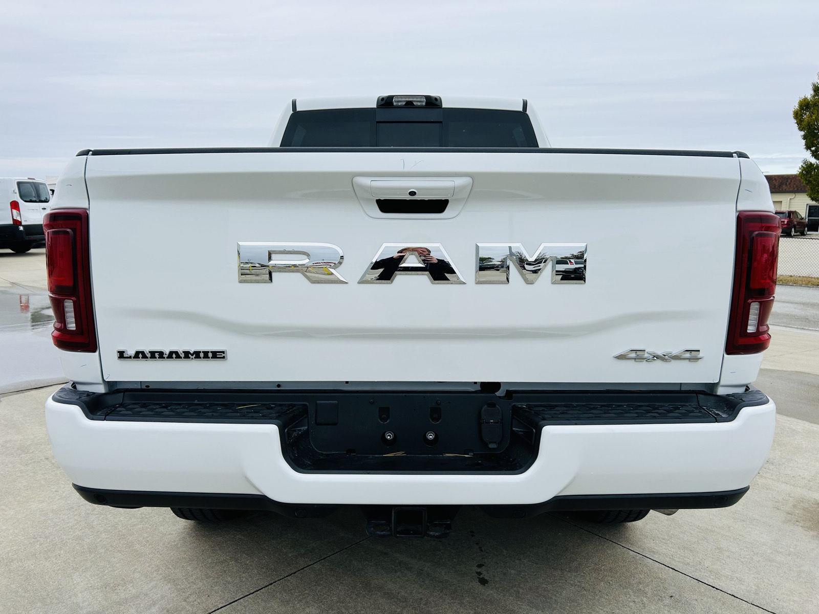 2026 RAM 3500 Laramie - Photo 40