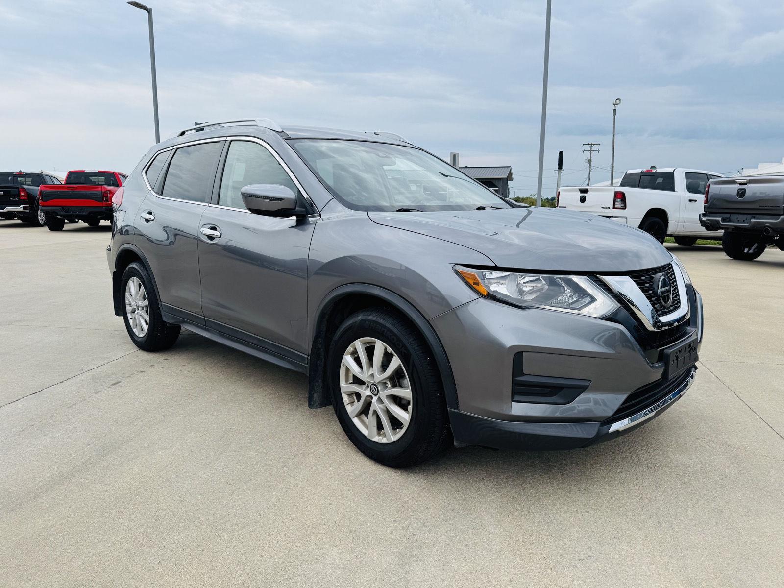 Used 2019 Nissan Rogue SV with VIN KNMAT2MT4KP500300 for sale in Mattoon, IL