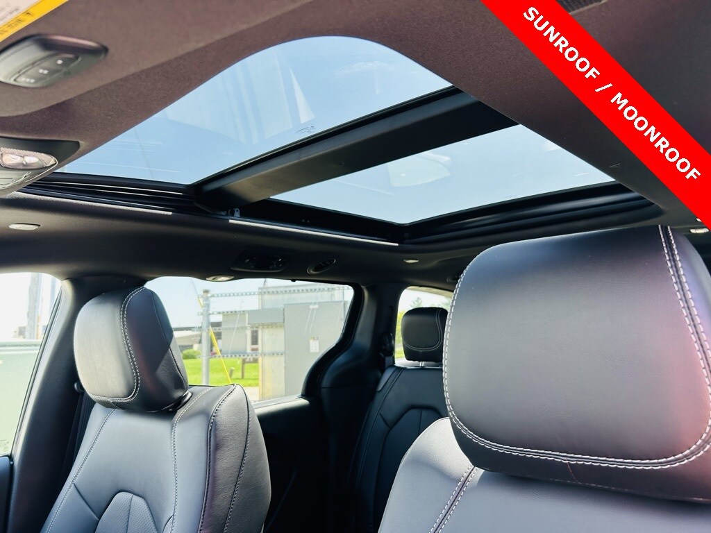 2025 Chrysler Pacifica photo 4