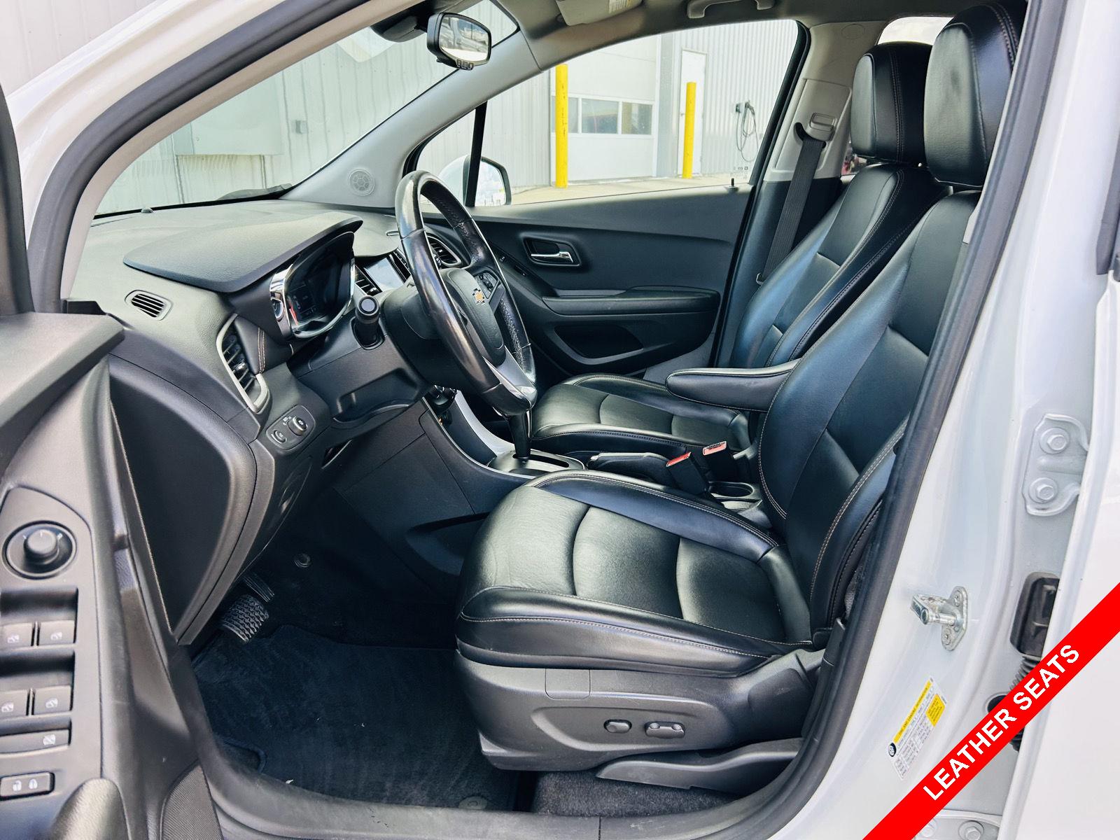 2021 Chevrolet Trax LT photo 3