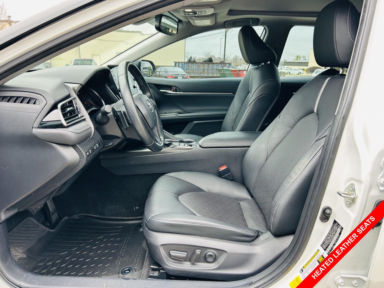 2021 Toyota Camry XSE photo 3