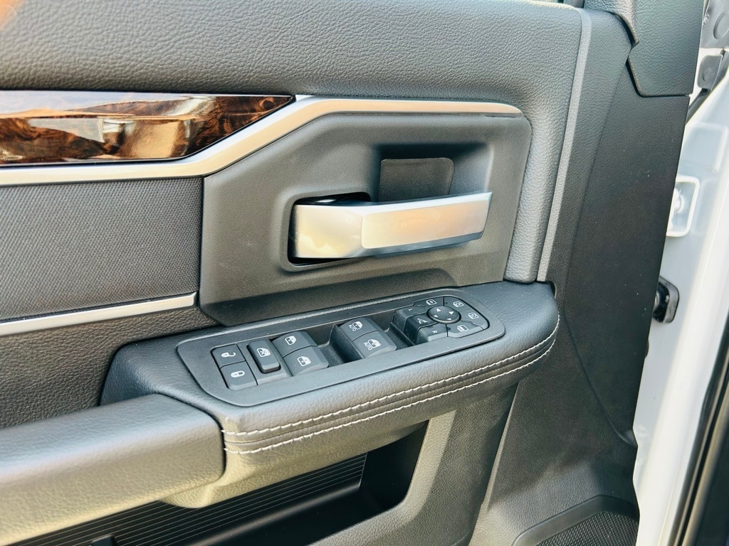 2025 RAM 3500 Big Horn - Photo 12