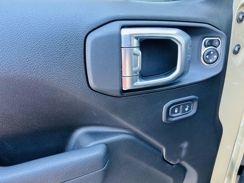 2025 Jeep Wrangler 4-Door Willys - Photo 22