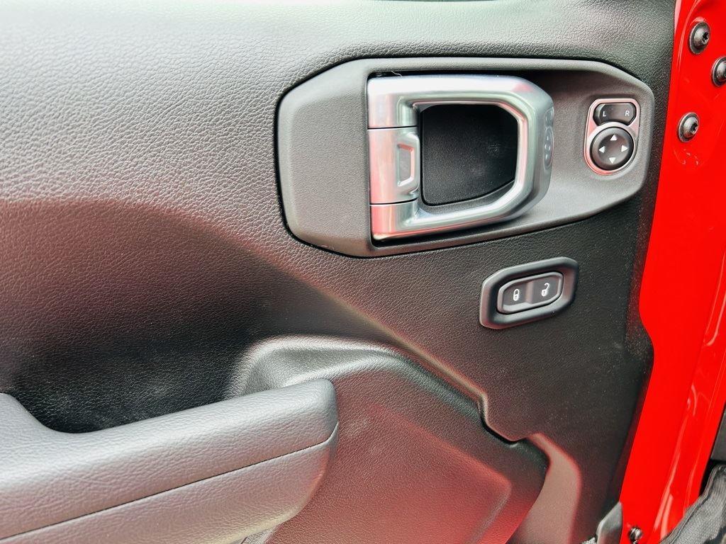 2025 Jeep Wrangler 4-Door Willys - Photo 13