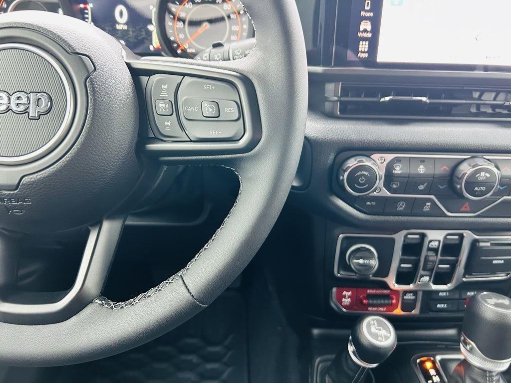 2025 Jeep Wrangler 4-Door Willys - Photo 19