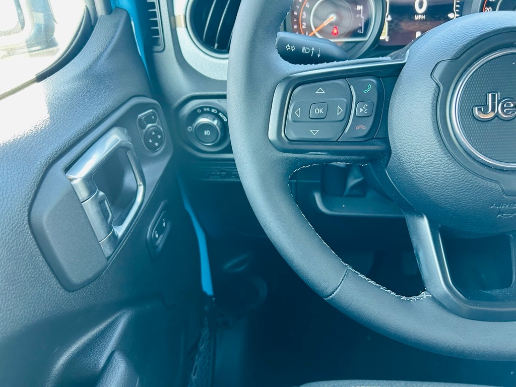 2025 Jeep Wrangler 4-Door Willys - Photo 17
