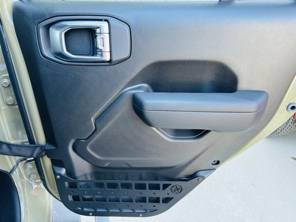2025 Jeep Wrangler 4-Door Willys - Photo 38