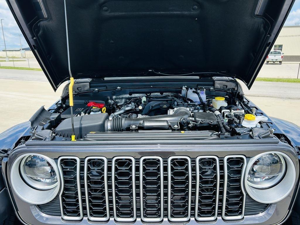 2025 Jeep Wrangler 4-Door Sahara - Photo 39
