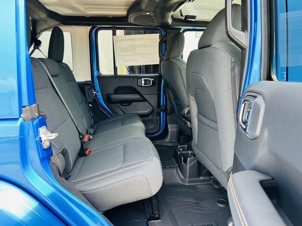 2025 Jeep Wrangler 4-Door Sahara - Photo 29