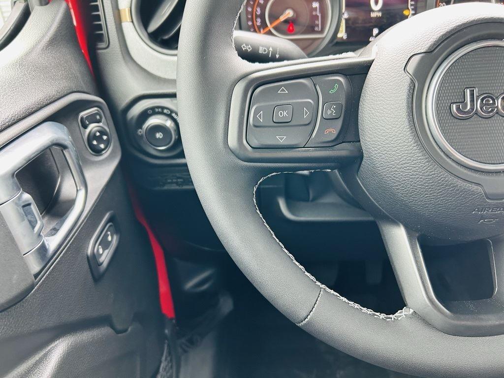 2025 Jeep Wrangler 4-Door Willys - Photo 17