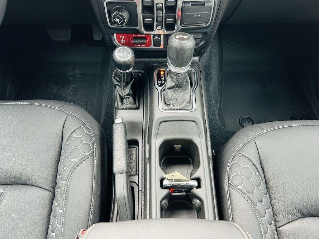 2025 Jeep Wrangler 4-Door Willys - Photo 23