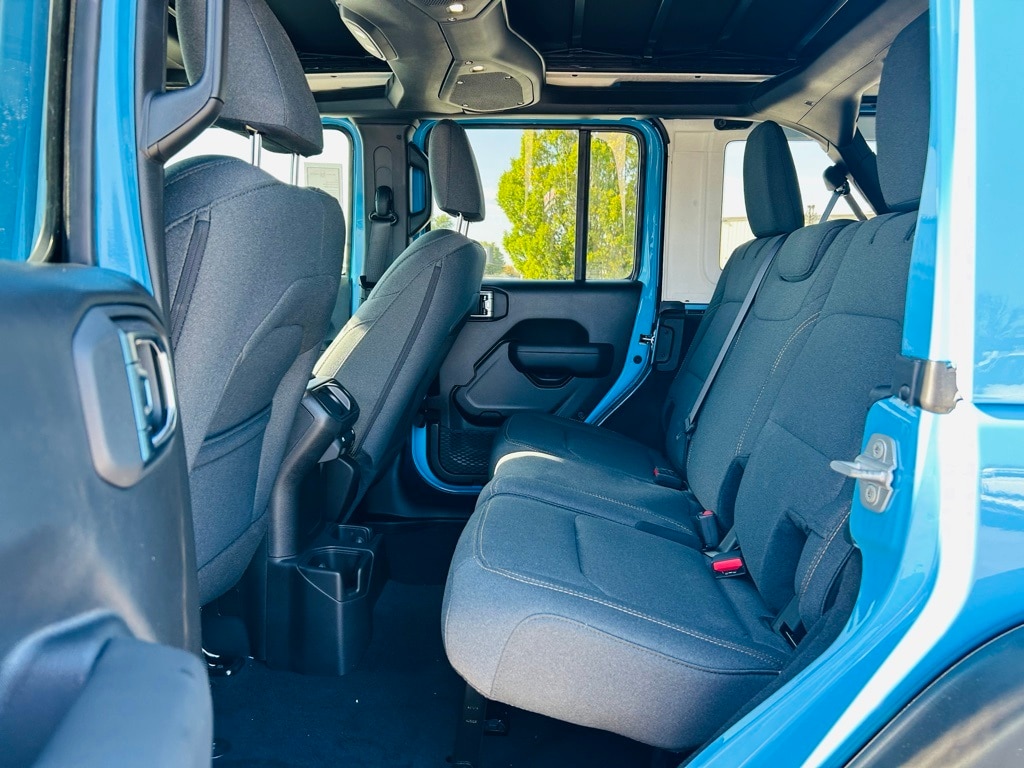 2025 Jeep Wrangler 4-Door Willys - Photo 27