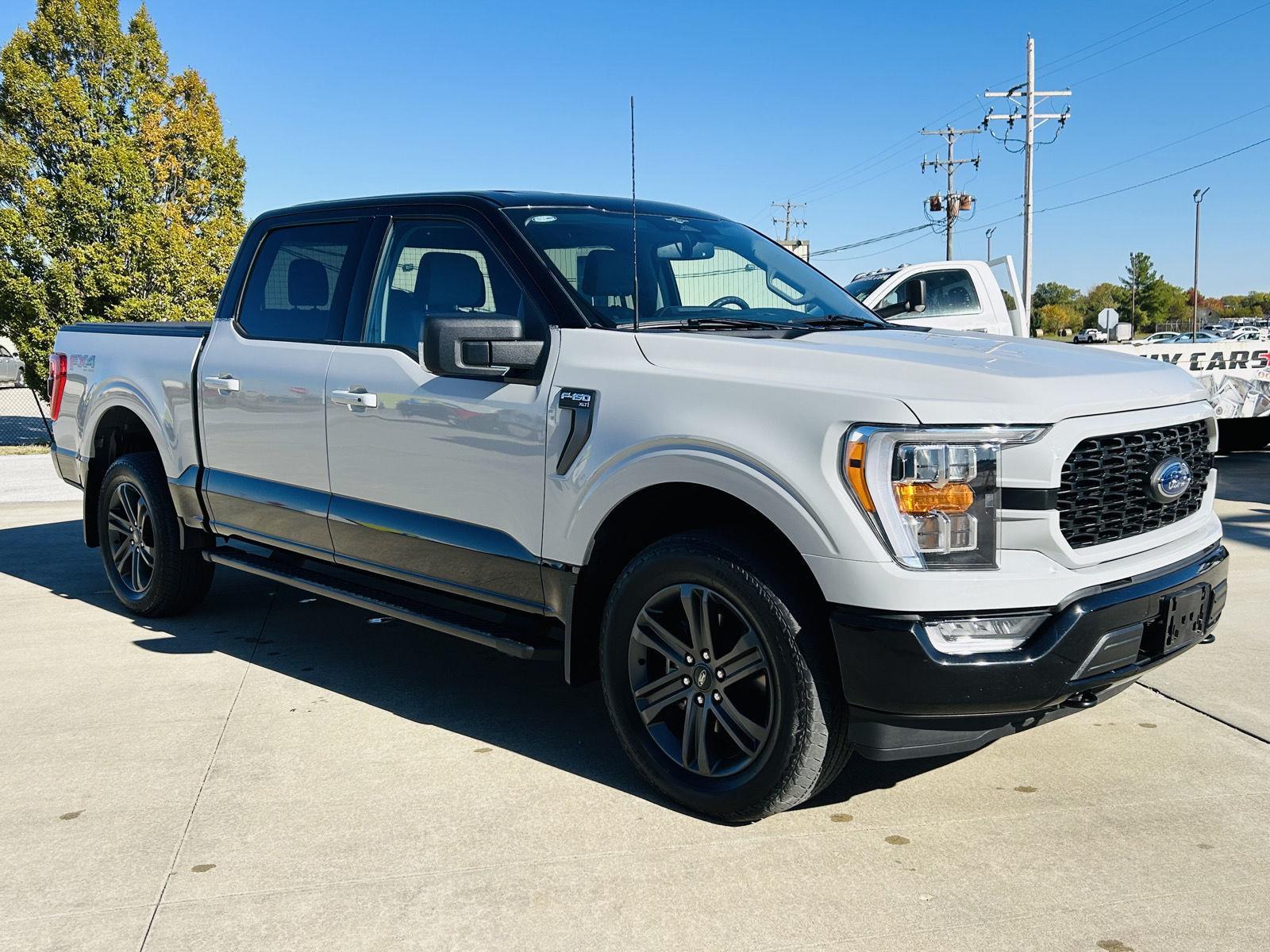 2023 Ford F-150 XLT photo 2