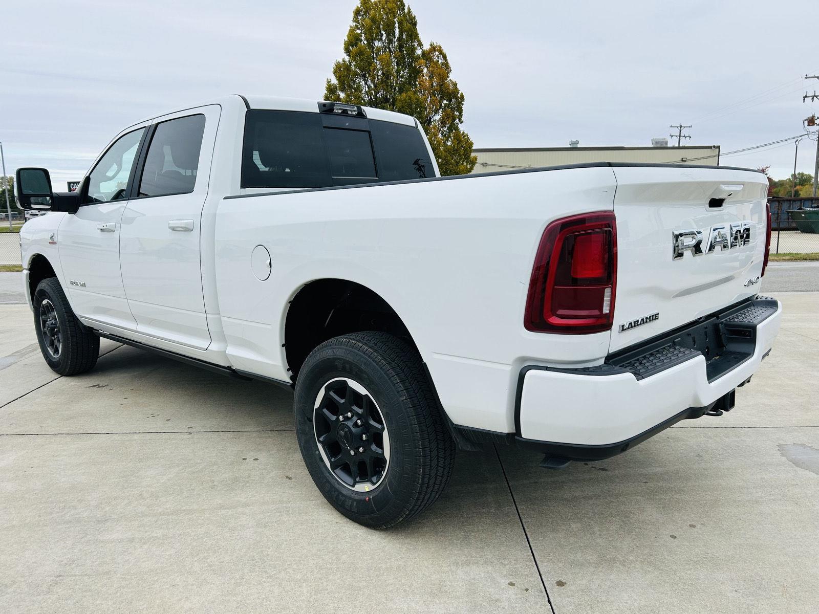2026 RAM 3500 Laramie - Photo 39