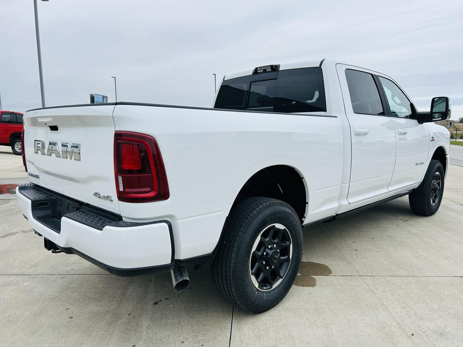 2026 RAM 3500 Laramie - Photo 41