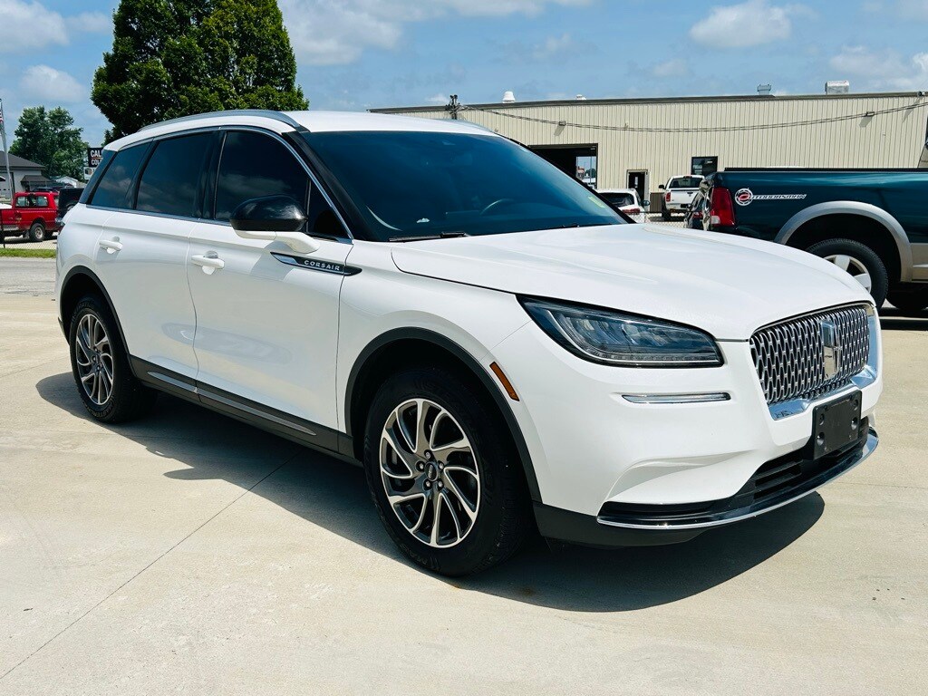 2022 Lincoln Corsair Standard photo 2