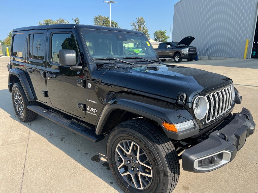 2024 Jeep Wrangler Sahara photo 2
