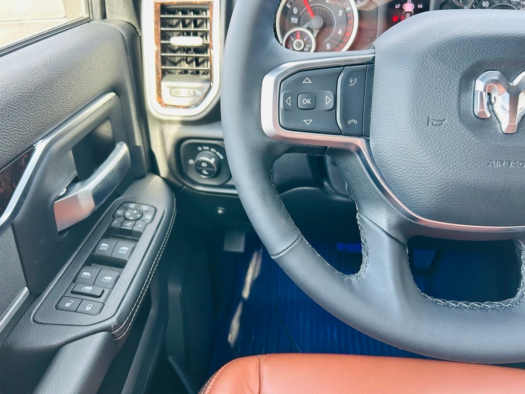 2025 RAM 3500 Big Horn - Photo 16