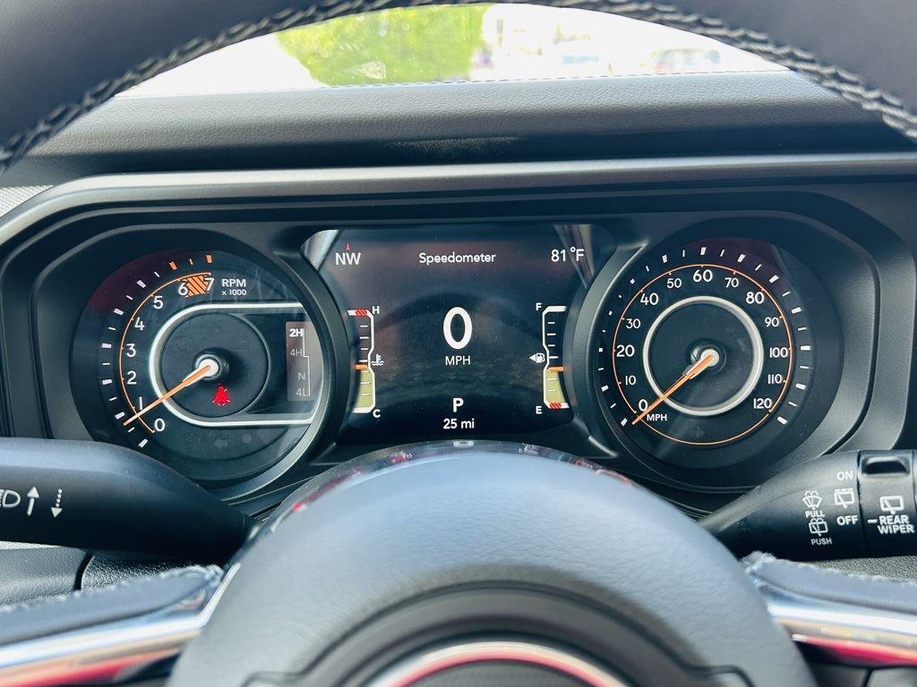 2025 Jeep Wrangler 4-Door Sahara - Photo 16