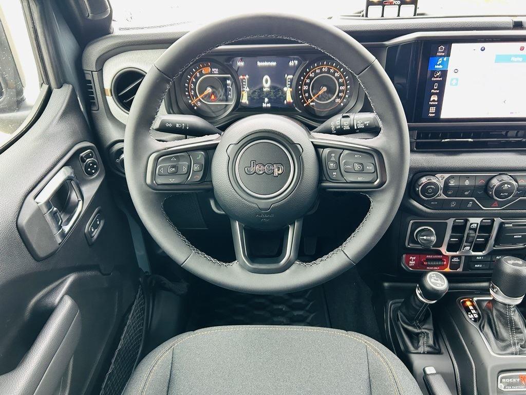 2025 Jeep Wrangler 4-Door Willys - Photo 16