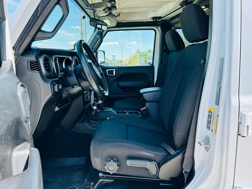 2022 Jeep Wrangler Unlimited High Tide photo 3