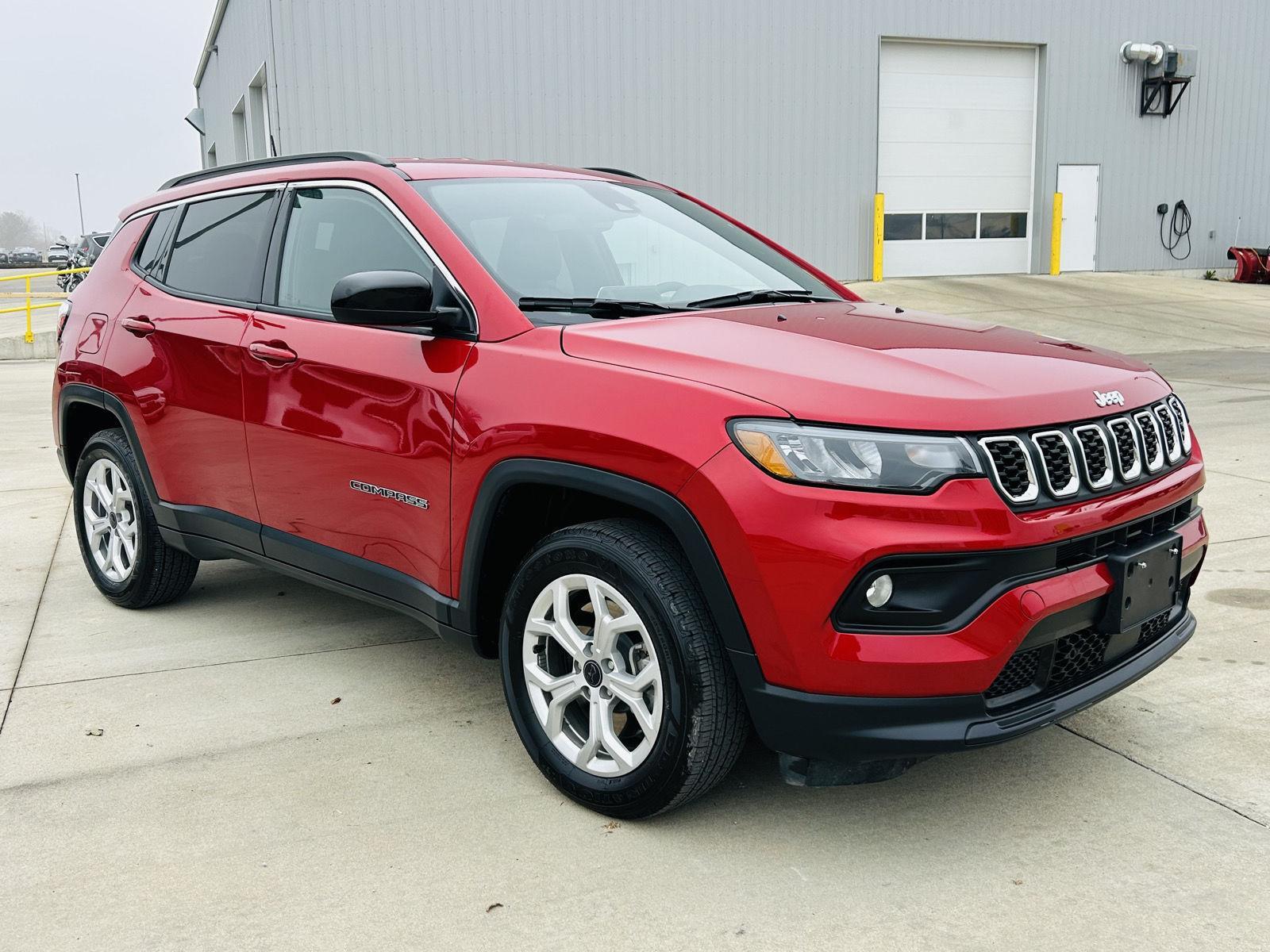 2025 Jeep Compass Latitude photo 2