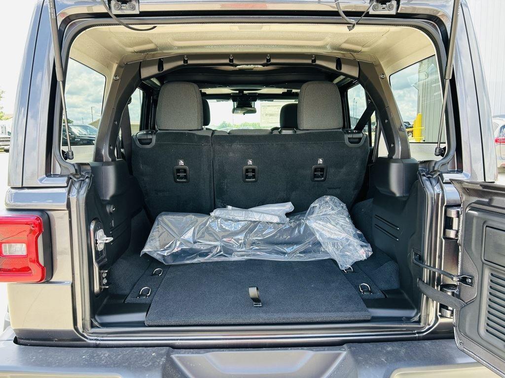 2025 Jeep Wrangler 4-Door Sahara - Photo 25