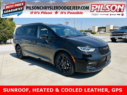 2026 Chrysler Pacifica Limited Passenger Van