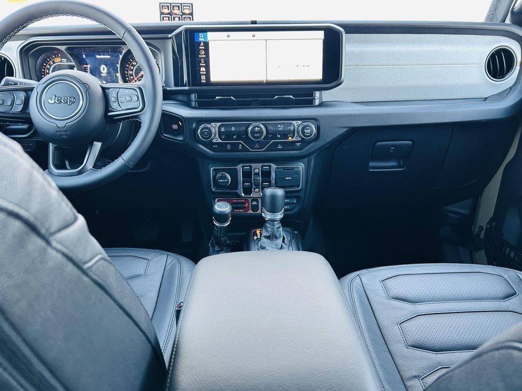 2025 Jeep Wrangler 4-Door Willys - Photo 33