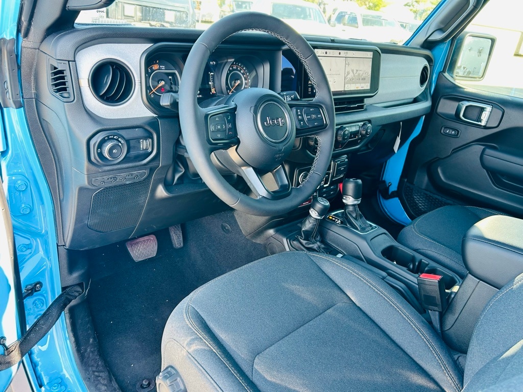 2025 Jeep Wrangler 4-Door Willys - Photo 14