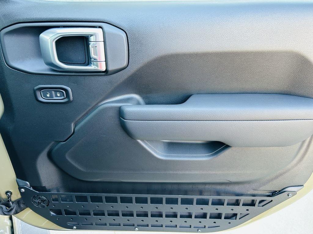 2025 Jeep Wrangler 4-Door Willys - Photo 40