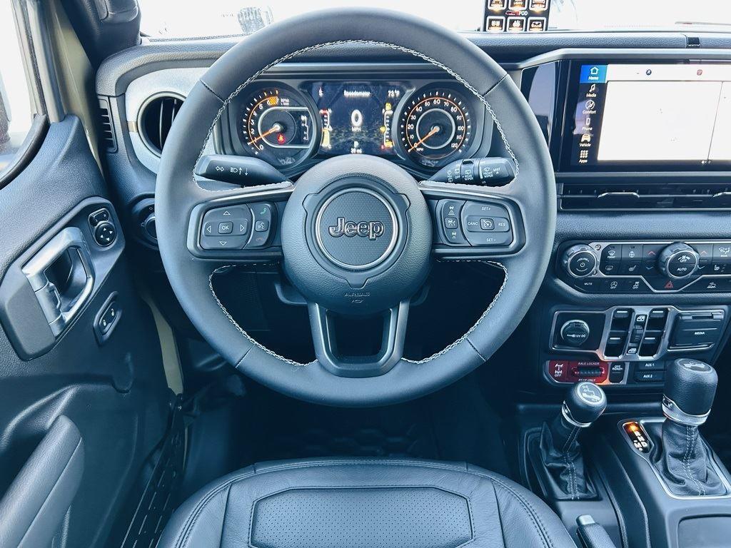 2025 Jeep Wrangler 4-Door Willys - Photo 24