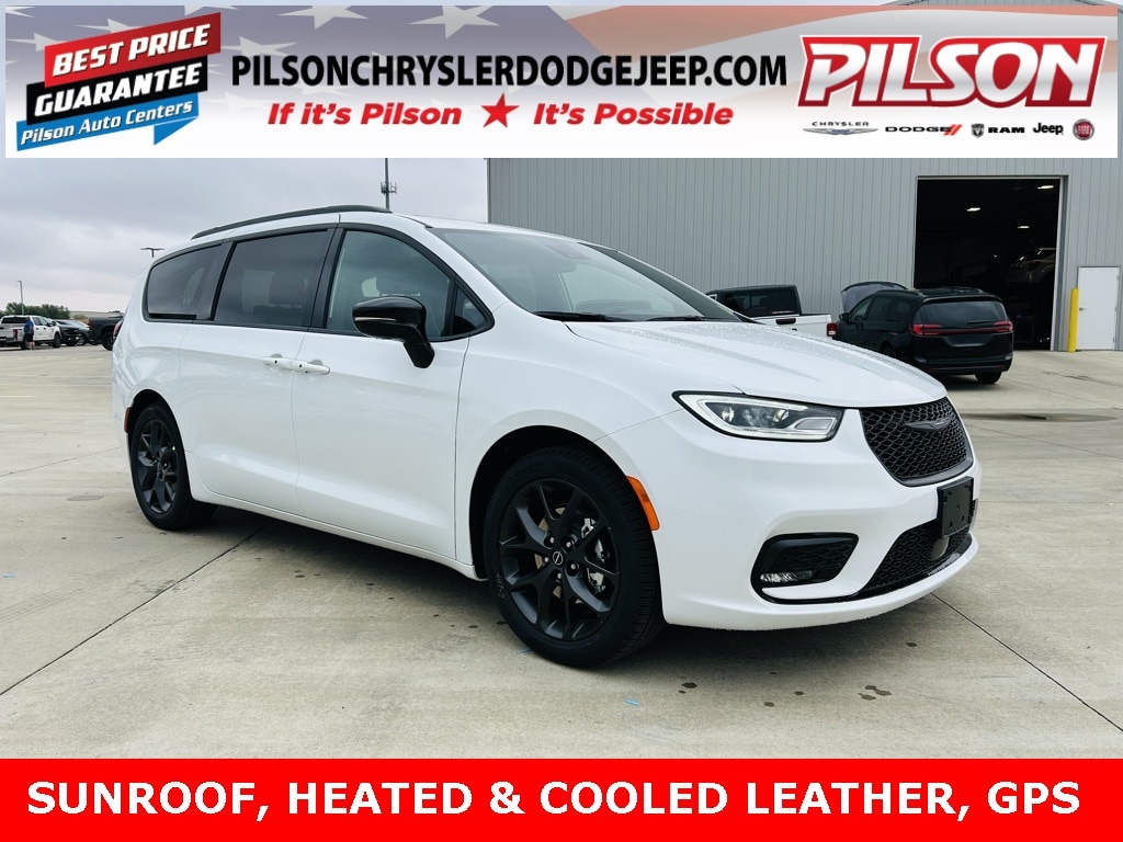 2026 Chrysler Pacifica Limited's photo