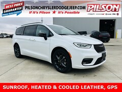 2026 Chrysler Pacifica Limited Passenger Van